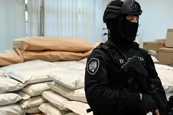 Grčka: Policija upala u klubove fudbalskih navijača nakon ubistva