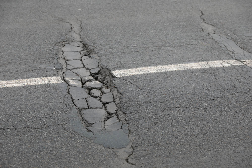 Rupe, rupe na putu, Železnik