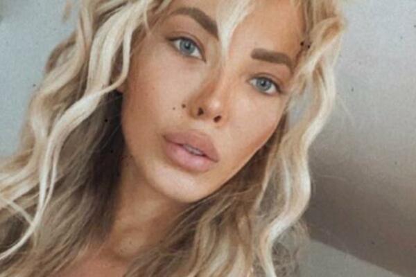 VATRENU SLOVENKU SVI ZNAMO SA SAJTOVA ZA ODRASLE A SADA OTKRILA SVE: Ovo je njena omiljena POZA, vidi se da VOLI...