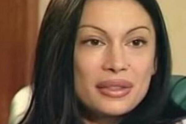 OVA BOMBA JE BIVŠA SNAJKA SLOBE MILOŠEVIĆA: Za vreme NEMAŠTINE prva imala SILIKONE, danas izgleda OVAKO