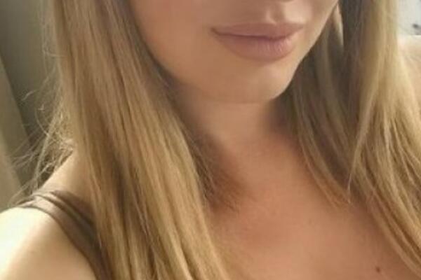 NAŠA PEVAČICA PRIZNALA DA JE TRPELA NASILJE: Razvela se jer joj je PREKIPELO, smogla snage SVE da ispriča