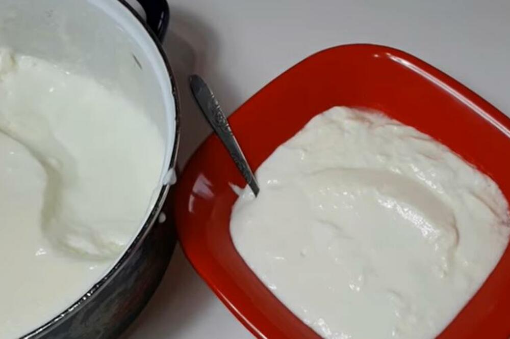 DOMAĆE KISELO MLEKO, KUPOVNO VIŠE NIKAD NEĆETE POŽELETI: Potrebne su vam samo 2 NAMIRNICE, idealno uz PITE (RECEPT)