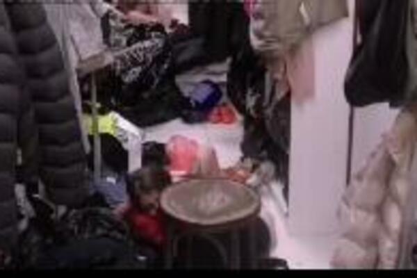 ŠOK SNIMAK DALILE DRAGOJEVIĆ! Mislila da ih kamera ne hvata pa pali poljubci u garderoberu I TO SA ŽENSKOM OSOBOM?!