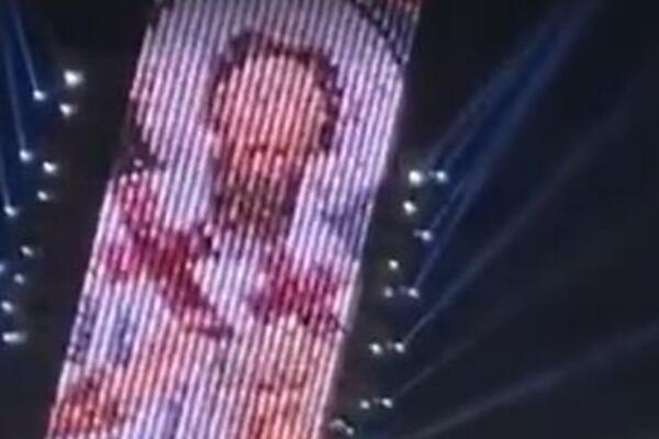 LIK SVETOG SAVE PRIKAZAN NA KULI BEOGRAD: Spektakl na NAJVIŠOJ ZGRADI u prestonici (VIDEO)