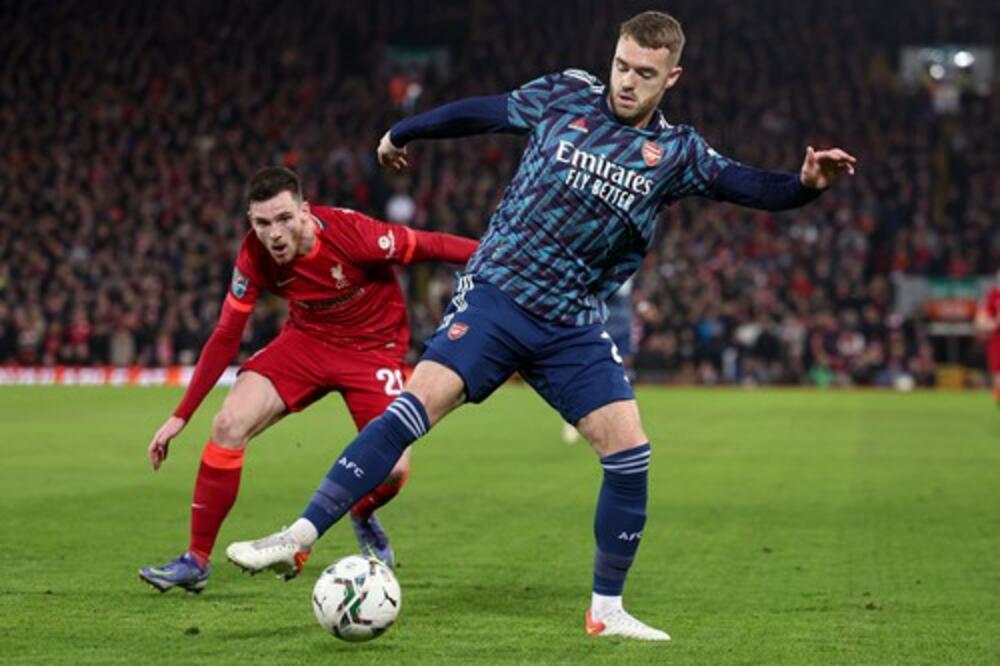 DŽERARD NASTAVLJA SA JAKIM POJAČANJIMA ASTON VILE: Defanzivac napustio Arsenal posle 7 i po godina!