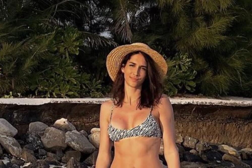 Teodosićeva supruga ponovo glavna tema! Svi zumiraju donji deo tela, ženo da li je realno da ti OVAKO IZGLEDA?