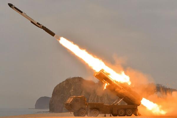 SEUL: Severna Koreja ispalila još jednu balističku interkontintelalnu raketu!