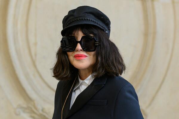 ZA NJOM JE ČEZNUO MUŠKI ROD, A ONA NIJE IMALA SREĆE U LJUBAVI: Dok se PORAĐALA muž joj UŽIVAO sa ovom GLUMICOM