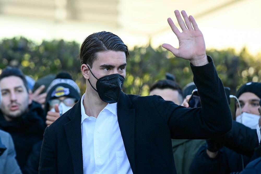 VLAHOVIĆ UZEO NAJČUVENIJI BROJ: Srbin gromoglasnim URLIKOM poslao jasnu poruku protivnicima Juventusa! (VIDEO)