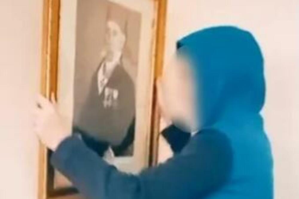 ŠOK ŽIVOTA! Dečak u školi skinuo sliku Vuka Karadžića, a evo ko se nalazio NA DRUGOJ STRANI (VIDEO)