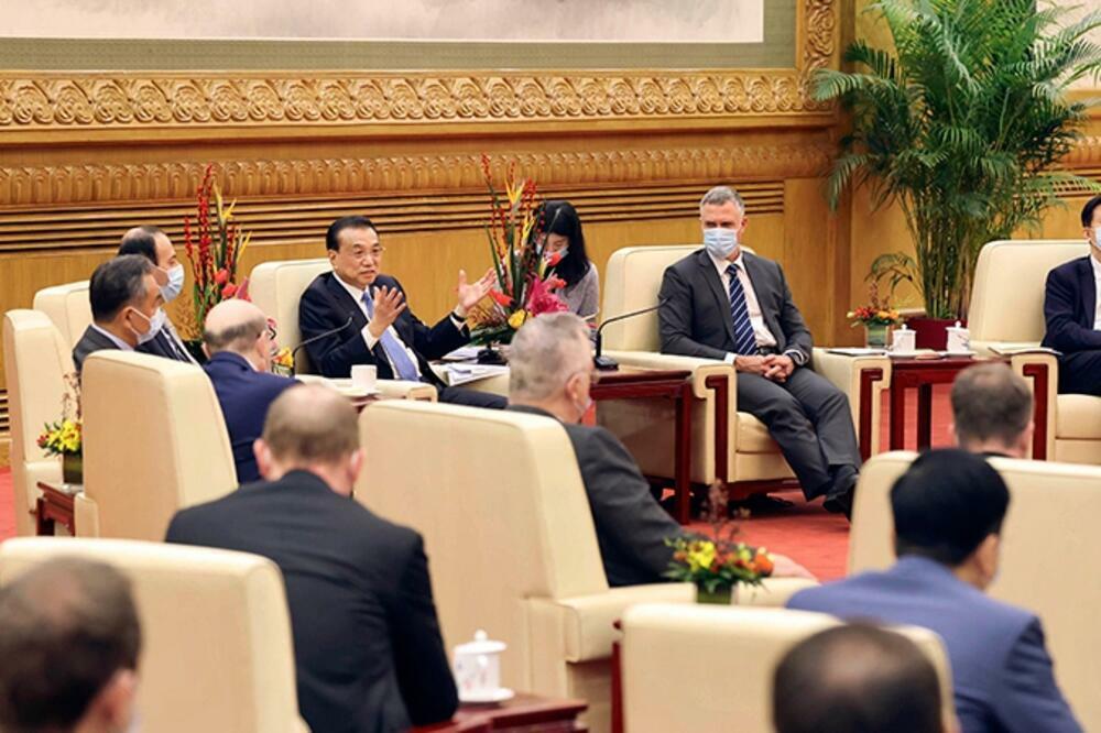 PREMIJER KINE LI: Kina pozdravlja predloge stranih stručnjaka