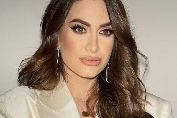 NAŠA INFLUENSERKA DOŽIVELA NEZGODU NA KOPAONIKU: Odmah otišla u BOLNICU!