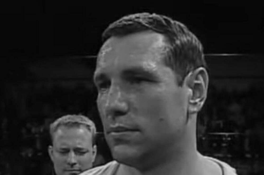 UŽAS: Poznati sportista (48) pronađen OBEŠEN!