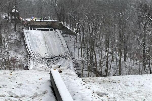 "MOJ AUTO VIŠE NIJE DODIRIVAO ZEMLJU": PREŽIVEO rušenje MOSTA, opisao STRAVIČNE trenutke incidenta! (FOTO/VIDEO)