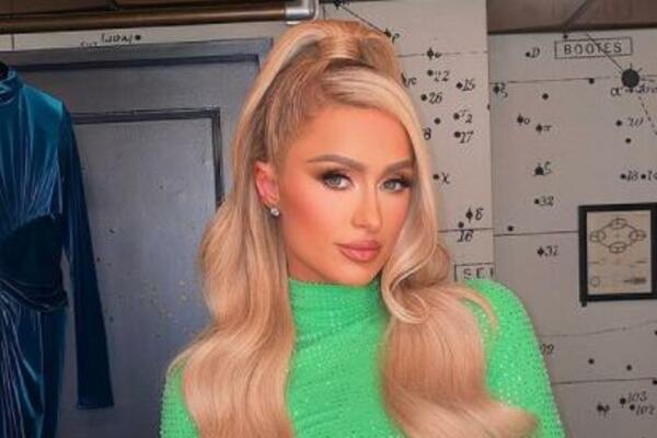 ŠTA SE DEŠAVA?! BOGATA NASLEDNICA GLAVNA TEMA ZBOG CIPELA: Da li je moguće da je OVO OBULA?! (VIDEO)