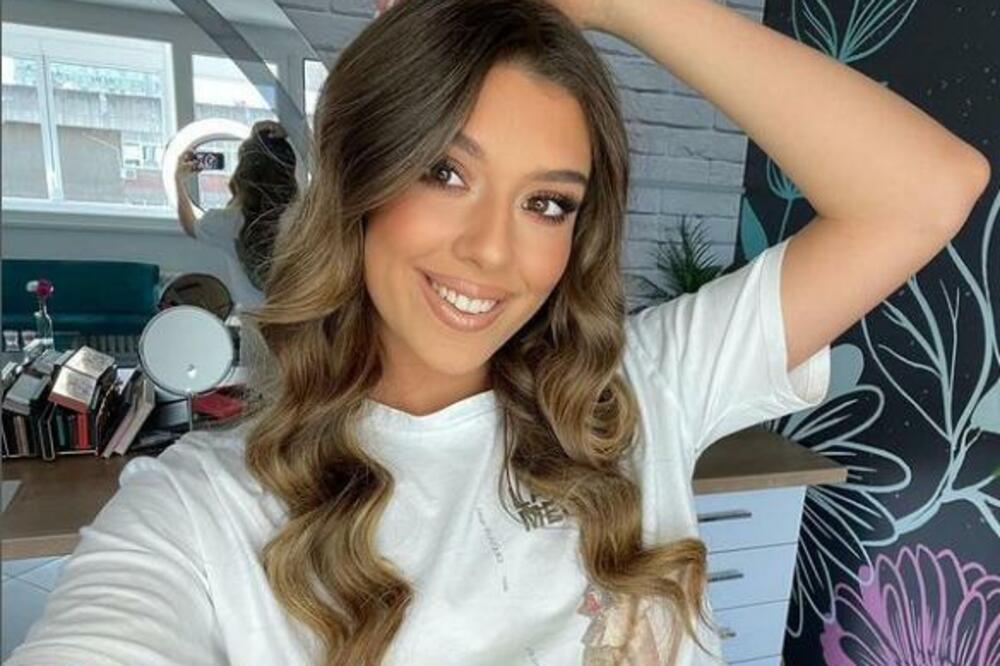 OTAC JOJ DRMA KOŠARKOM I OVDE I PREKO BARE, ALI JE NJOJ PREPUSTIO 1 ODLUKU: Lepa Maša ide njegovim stopama! (FOTO)