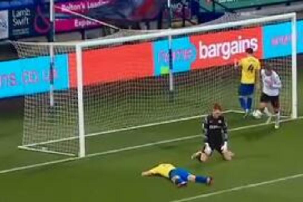 AUTOGOL KOJI JE POSTAO HIT NA DRUŠTVENIM MREŽAMA: Zatresao sopstvenu mrežu u stilu najboljih napadača! (VIDEO)