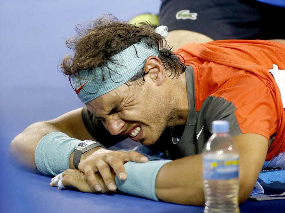 Nadal posle povrede leđa u finalu 2014.