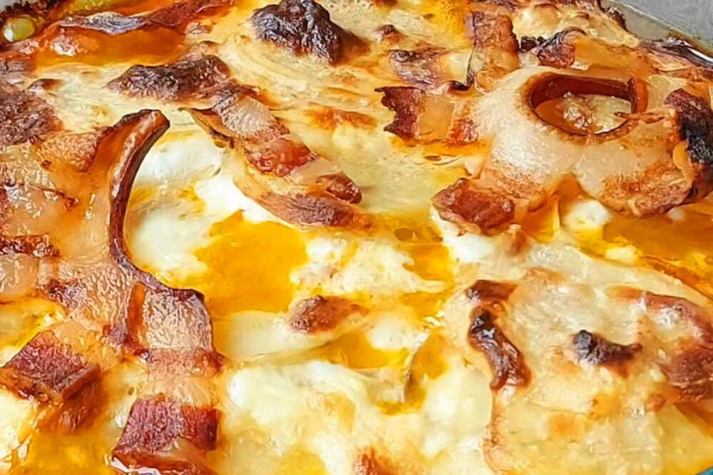 MUSAKA SA SLANINOM, KOBASICAMA I ŠUNKOM: Na potpuno drugačiji način, obožavaćete je! (RECEPT)