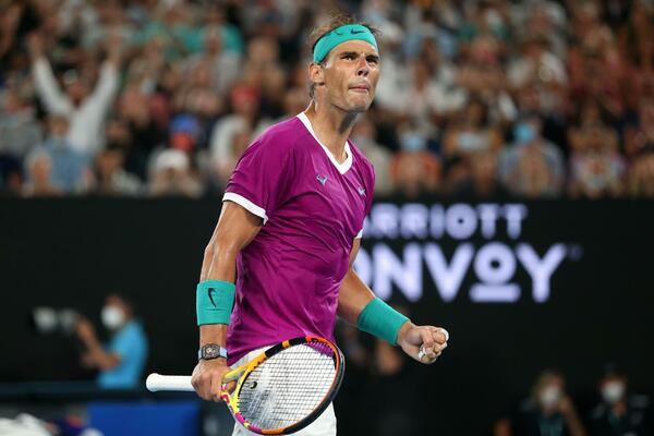 KRADLJIVAC NADAL POKORIO MELBURN: Đoković ostao bez istorije, nervozni Medvedev dozvolio EPSKI PREOKRET!