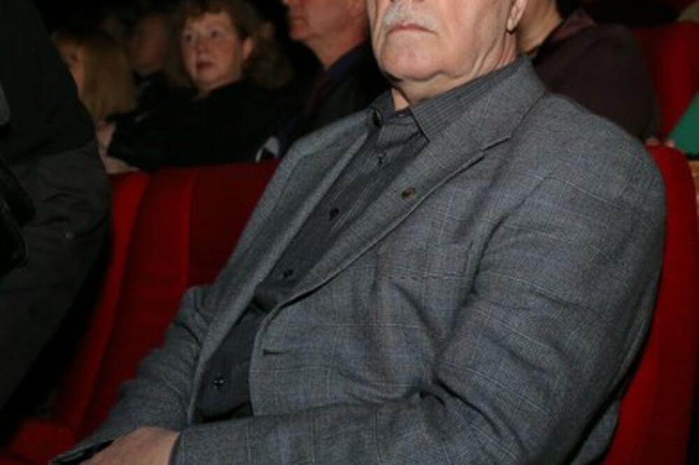 UMRO GLUMAC, UPRAVO JE JAVLJENO!