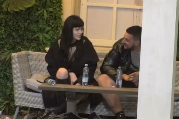 DENIZ I ZOLA ZABORAVILI NA KAMERE: Isplanirali vruću AKCIJU u krevetu! (VIDEO)