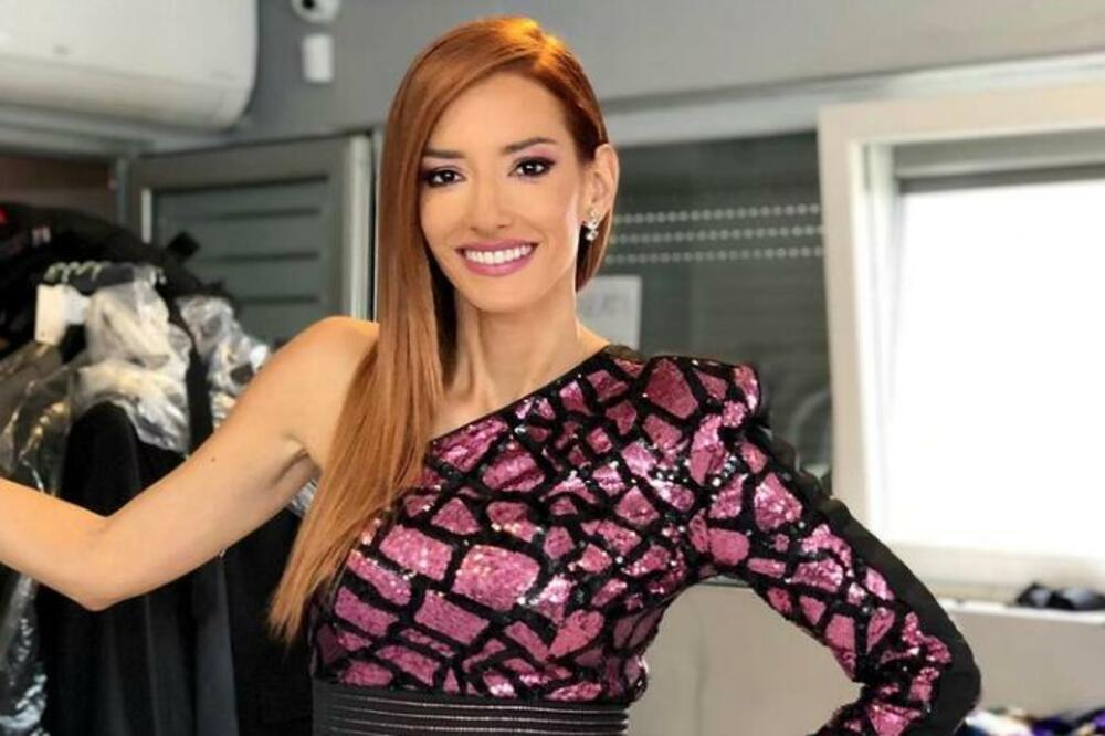 IZNENADNI PREOKRET U ŽIVOTU JOVANE JOKSIMOVIĆ! Evo zašto je danas na meti raznih nagađanja! (FOTO)