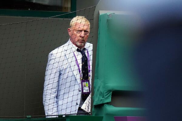 BEKER U NEHUMANIM USLOVIMA! Evo na šta teniska legenda troši džeperac od 10 funti!