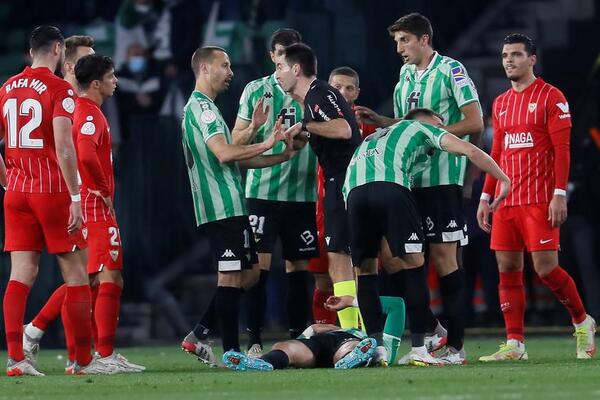 EKIPA IZ ANDALUZIJE JE DOBRO PROŠLA: Betisu smanjena kazna zbog incidenta na utakmici sa Seviljom!