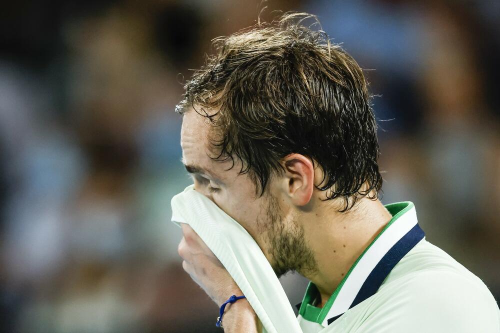 KATASTROFA! UŽASAVAJUĆ SNIMAK KOJI JE EMOTIVNO RAZORIO MEDVEDEVA! KOLIKO NISKO AUSTRALIJANCI MOGU DA POTONU? VIDEO