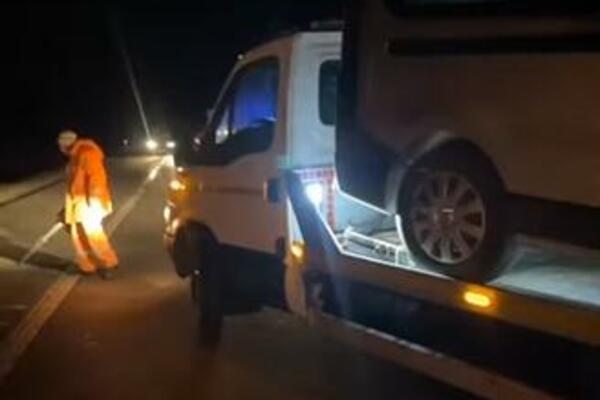 ŽENA TEŠKO POVREĐENA! Saobraćajna nesreća na auto-putu E75