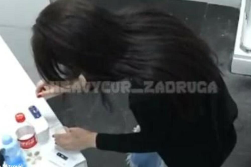 VIKTORIJA JE SINOĆ JAVNO URADILA TEST NA TRUDNOĆU: Snimljena je kako radi OVO U kupatilu, sada je sve jasno!