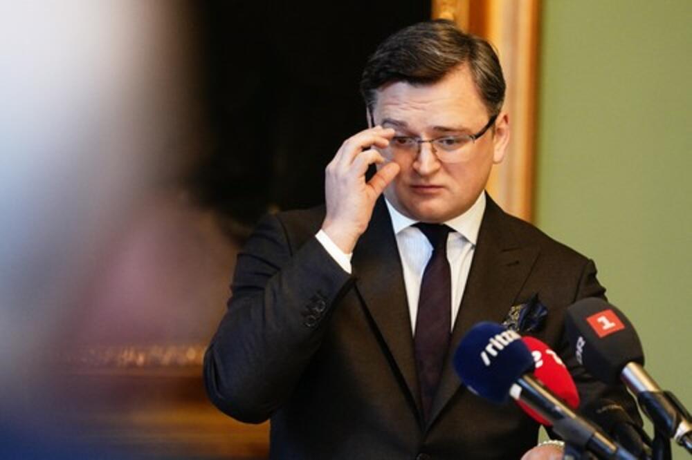 KULEBA HITNO REAGOVAO ZBOG "PRLJAVE BOMBE": Od ovoga STRAHUJE CEO SVET