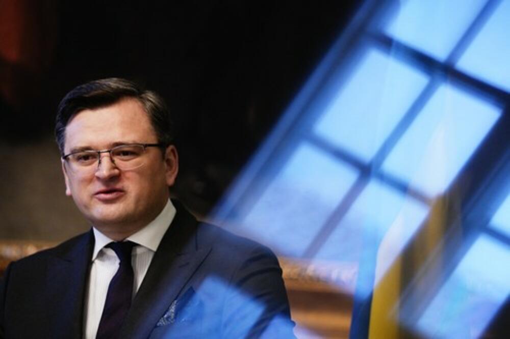 KULEBA: Holandska vlada počela da isporučuje ORUŽJE Ukrajini