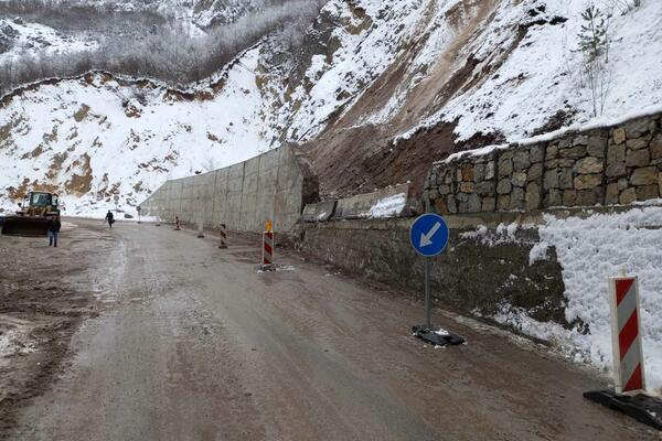 PAŽNJA! ZBOG ODRONA ZATVOREN OVAJ GRANIČNI PRELAZ: Vozite oprezno, povećan je rizik