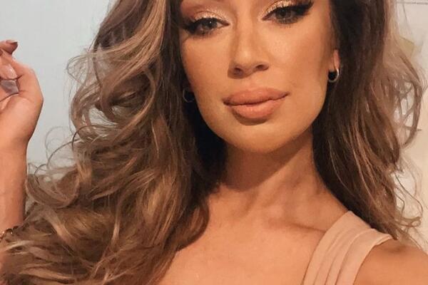 TEA TAIROVIĆ POKAZALA SVOG VOLJENOG MUŠKARCA: Doktor nauka bio u vezi sa poznatom glumicom! (FOTO)