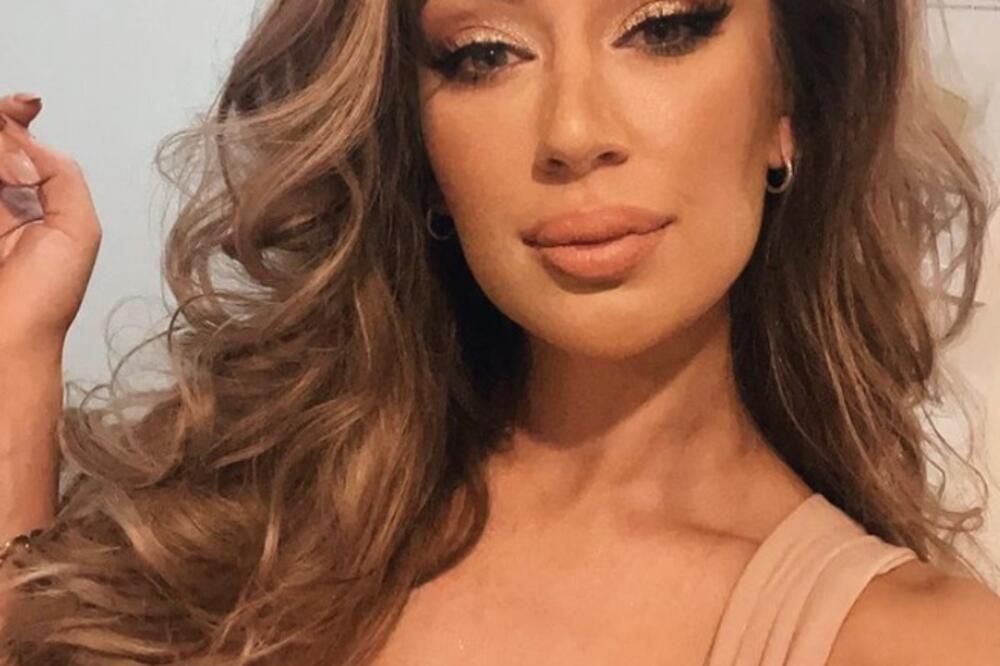 TEA TAIROVIĆ POKAZALA SVOG VOLJENOG MUŠKARCA: Doktor nauka bio u vezi sa poznatom glumicom! (FOTO)