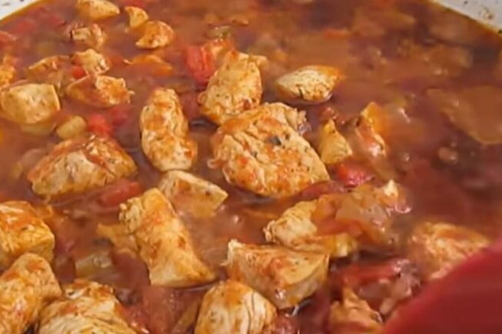 PRE PRAVLJENJA PILAVA OVAKO "AKTIVIRAJTE" BELI LUK: Niste ni bili svesni da OVA CAKA POSTOJI (RECEPT)