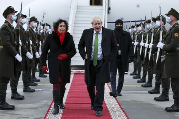 DŽONSON STIGAO U KIJEV: "Velika Britanija će nastaviti da podržava suverenitet Ukrajine" (FOTO)