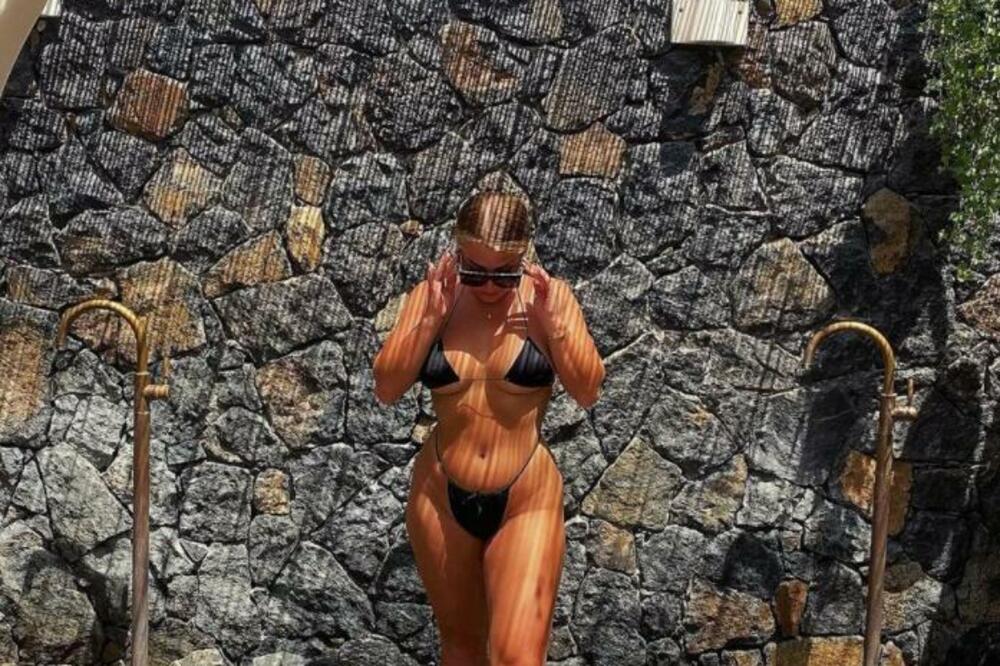 INCIDENT JE KOŠTAO FUDBALSKE KARIJERE! OTVORIO JOJ VRATA PUTOVANJA, LUKSUZA... PUCA OD PROVOKATIVNIH FOTOGRAFIJA!