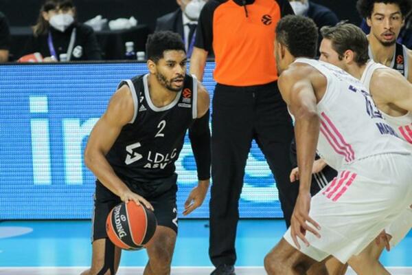 HTELI GA ZVEZDA I PARTIZAN, ALI JE ZAVRŠIO U MOSKVI: Efikasni Amerikanac pojačao CSKA!