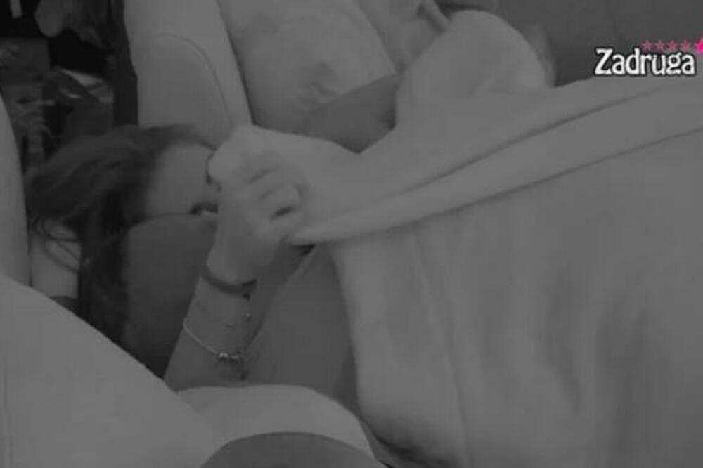 DALILA IZGUBILA KONTROLU ISPOD JORGAN PLANINE, CAR ZNA ZNANJE: Akcijali do JUTRA, VRHUNAC ZA PAMĆENJE! (VIDEO 18+)