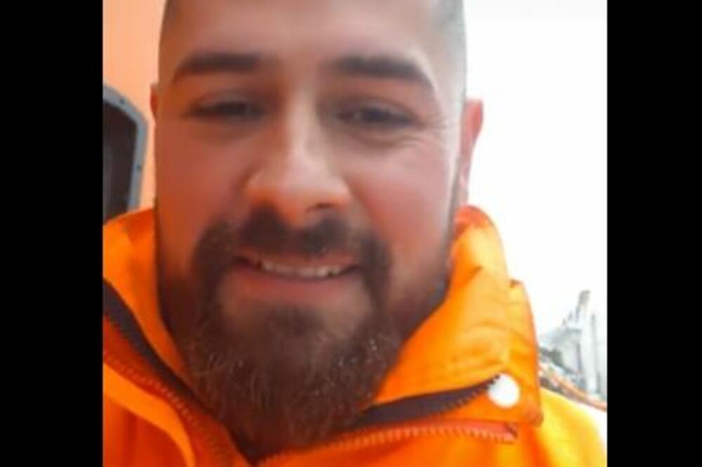 KO JE ČISTAČ KOGA ŽENE OBASIPAJU KOMPLIMENTIMA? Snimak ovog mladića na ''Đubretarcu'' zaludeo Srpkinje (VIDEO)