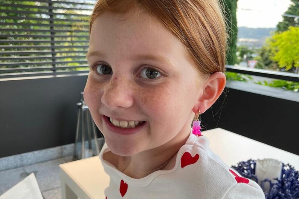 MALA INFLUENSERKA (10) IZAZVALA BURU JAVNOSTI! Piksi koja zarađuje MILIONE, kupila CIPELE NA ŠTIKLU (FOTO)