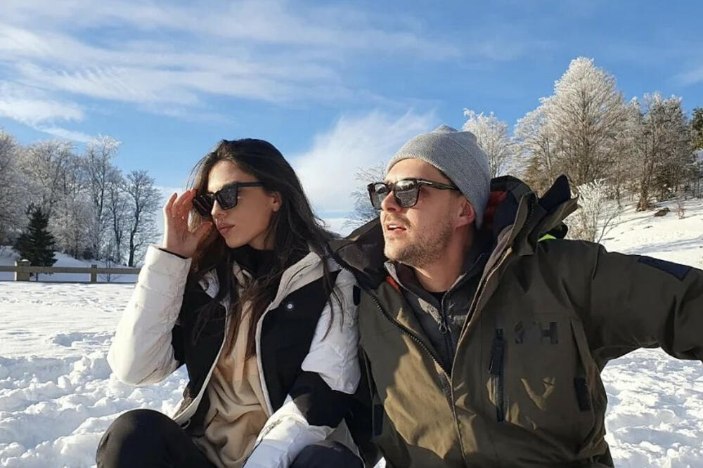 BIKOVIĆ SE NE ODVAJA OD SVOJE ATRAKTIVNE DEVOJKE, NOVE FOTKE DOKAZ DA ZNAJU DA UŽIVAJU: Ne zna se ko je LEPŠI!