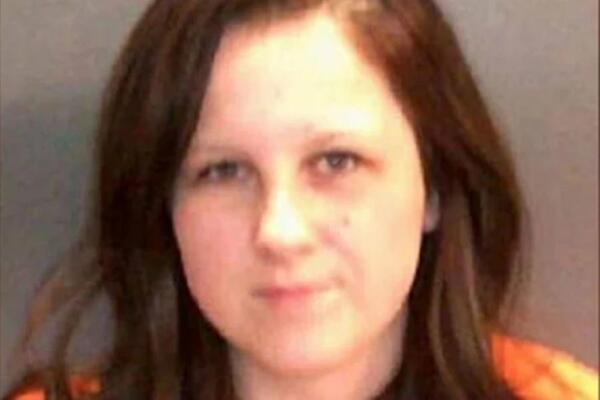 PROFESORKA (26) DOVODILA UČENIKA KUĆI I SPAVALA SA NJIM! Umesto da ide u ZATVOR, usledio neočekivani OBRT