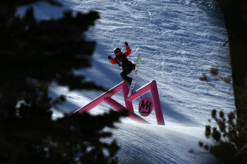 OSTALA NEPOMIČNO DA LEŽI! Užasne vesti iz Pekinga, težak pad japanske snouborderke!