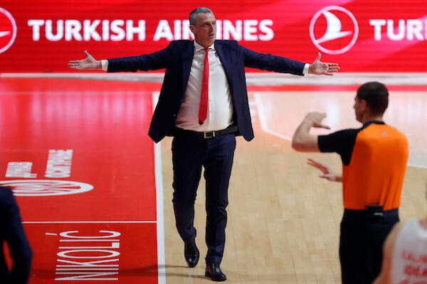 RADONJIĆA BRINE UMOR IGRAČA PRED DUEL SA MEGOM: Neizvesno je u kom ćemo sastavu igrati meč u ponedeljak!