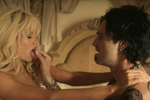 ZAKLJUČAVAO JE I SILOVAO TRUDNU VIŠE PUTA! Svi su gledali Pamelin SNIMAK SE*SA, nije izlazila iz sobe (FOTO)