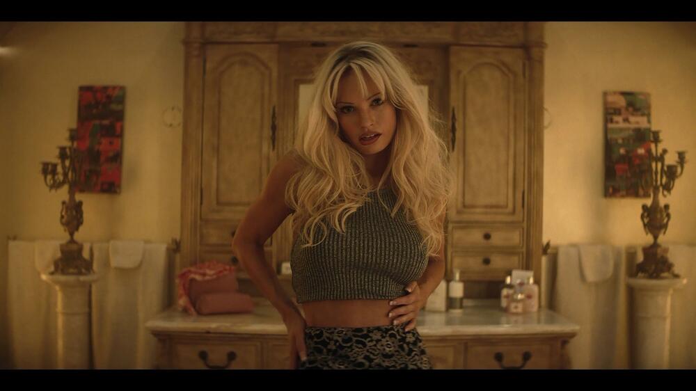 Pamela Anderson, životna priča